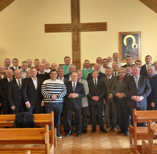 I turnus rekolekcji dla szafarzy odbywał się w Nałęczowie w dniach 26-28. 09. 2025 r. Prowadzącym był ksiądz dr Tomasz Adamczyk