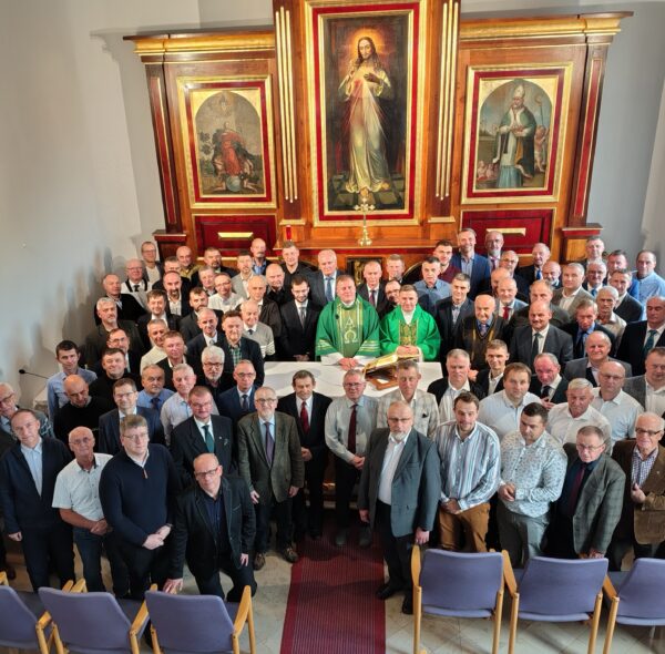 W dniach 17-19 X 2025 odbył się w Dąbrowicy drugi turnus rekolekcji dla Nadzwyczajnych Szafarzy Komunii Świętej