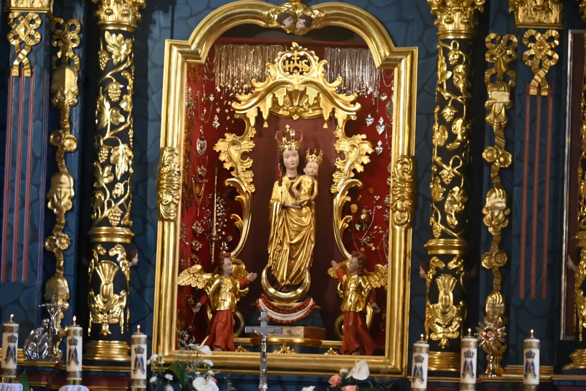 Nadzwyczajni Szafarze Komunii Świętej Archidiecezji Lubelskiej pielgrzymka Wąwolnica Matka Boża Kębelska Eucharystia cudowna figurka